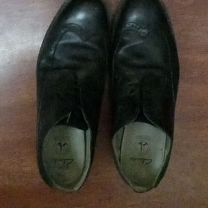 Black formal shoes